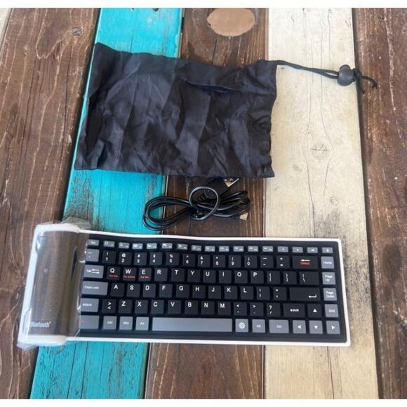 New In Box Smart Tech Portable Bluetooth Wireless Mini Key Board - Picture 3 of 6